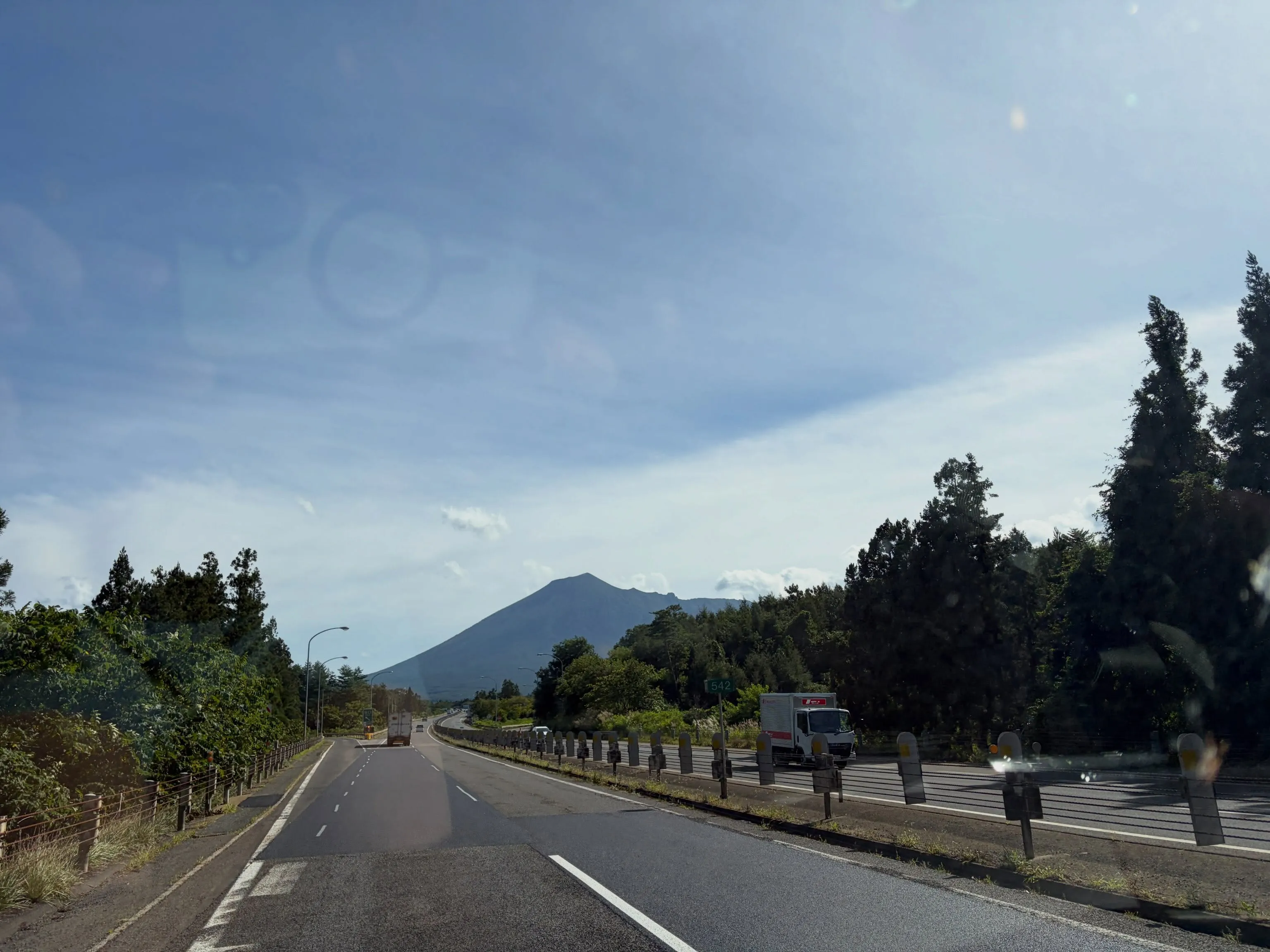 ⭐️青森に行ってるのに、あえて海の幸にいかないブレないグルメ...