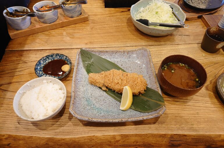 とんかつ　野庵
