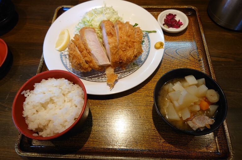 上尾市『とんかつ専門店　かつ勇』