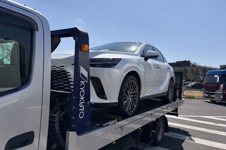 RX350hバージョンL AWD 仙台市へ遠方納車