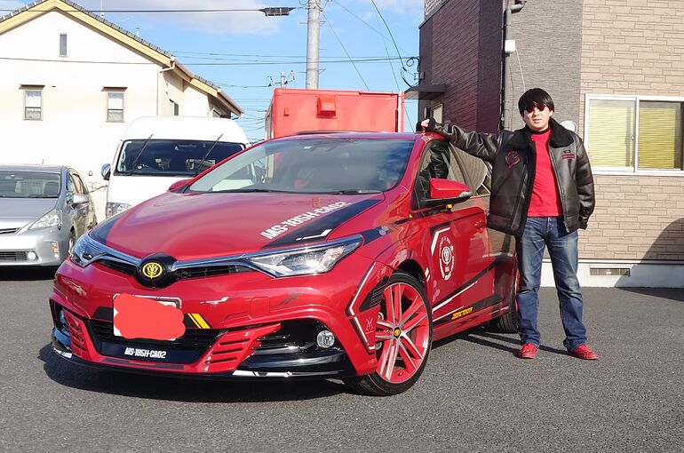 『私、シャア・アズナブルが直接納車に来ようとはな！！！！』